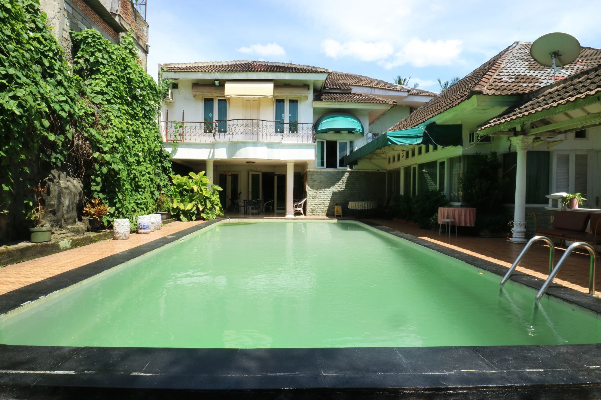 Villa Sri Manganti Jakarta Ngoại thất bức ảnh